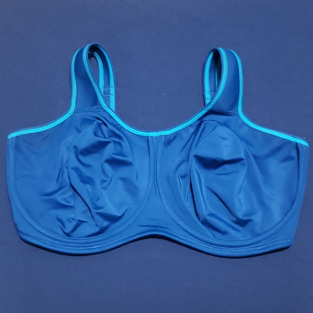 Wacoal sports bra with underwire
